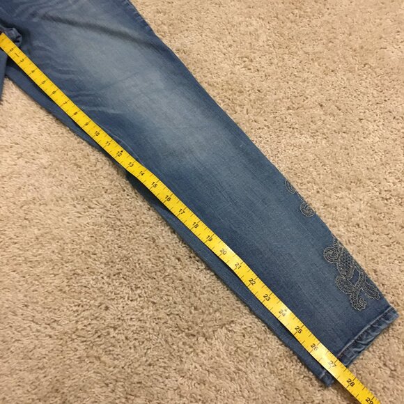 Vintage America Missy Regular Fit Emroidered Denim Blue Jeans - Picture 15 of 15